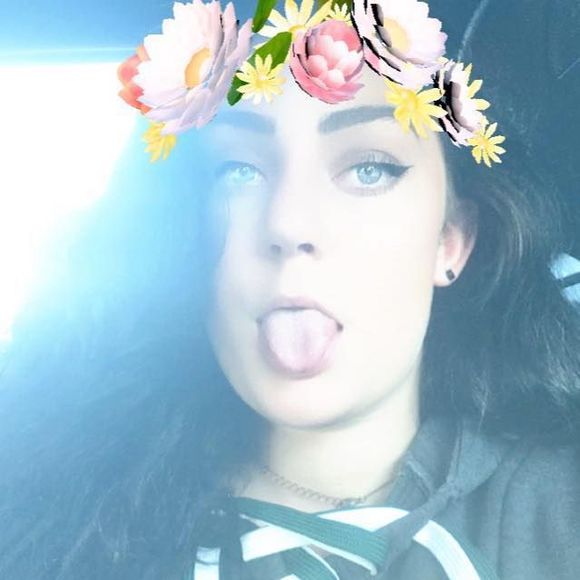 Meet your Posher, Hannah - Picture 1 of 1